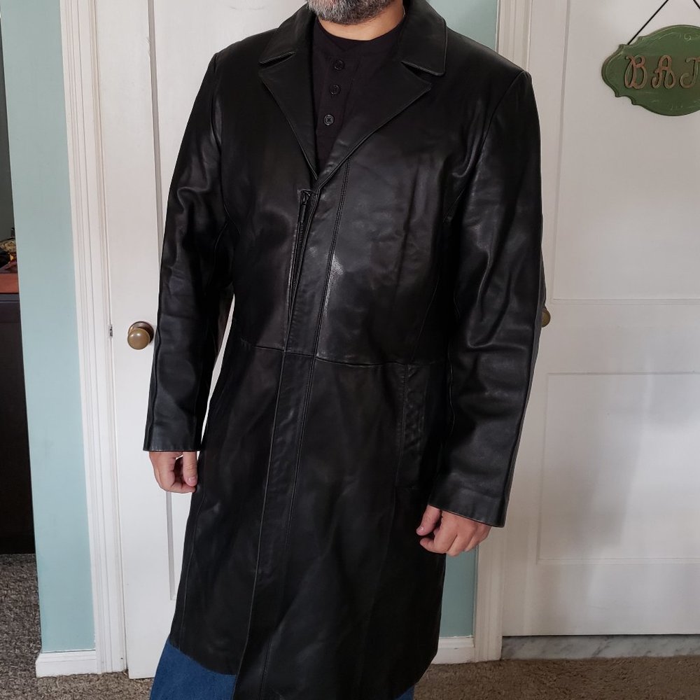 Vintage 90s Wilsons Pelle Studio, Soft Lamb skin black trench coat. Men's L